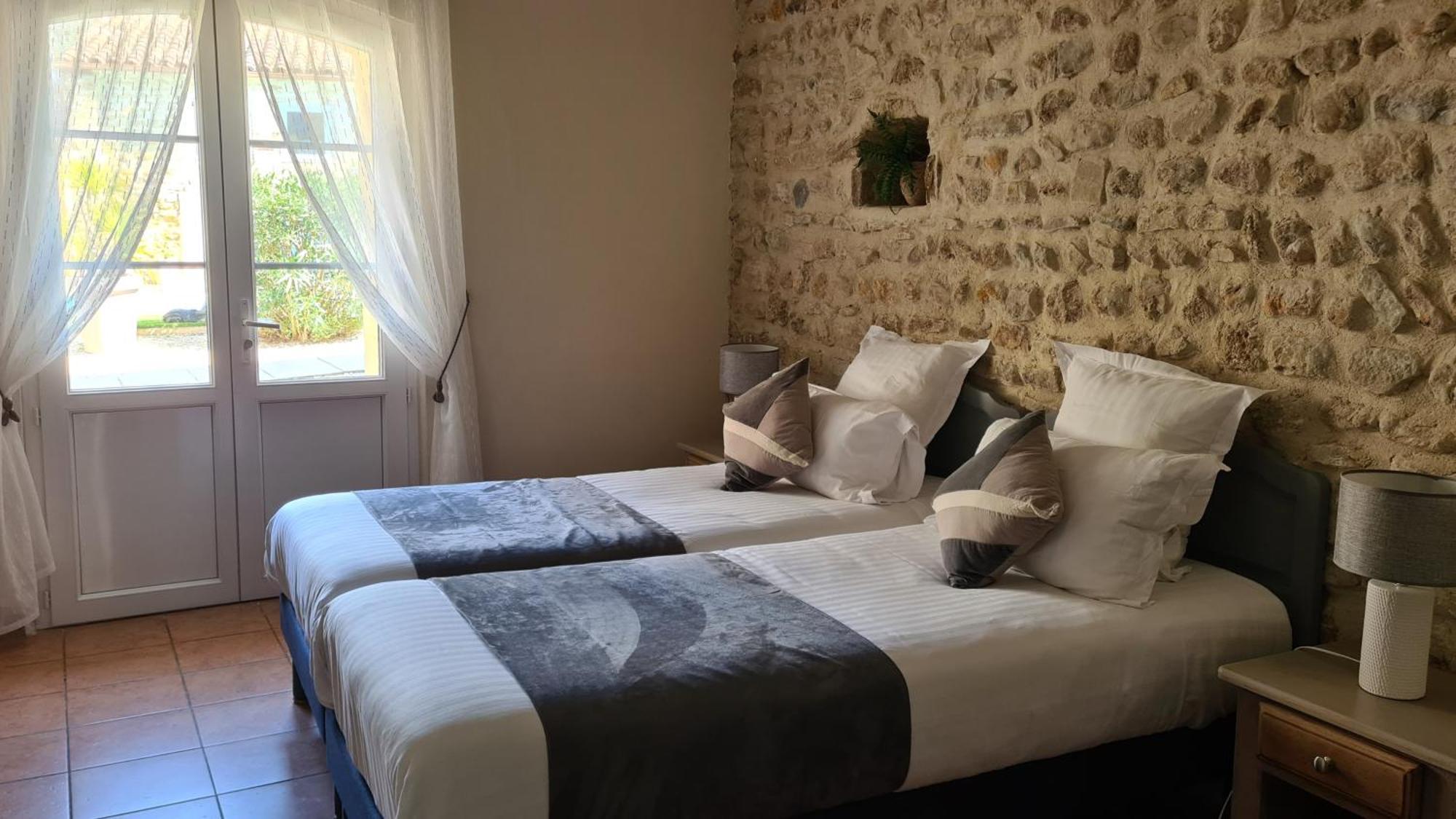 Logis Hotel La Bastide Saint Bach Suze-la-Rousse Ngoại thất bức ảnh